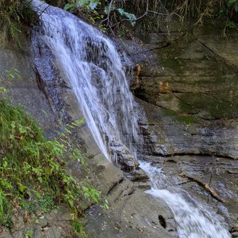 朝夷奈の滝（三郎の滝）水量は多くなってました