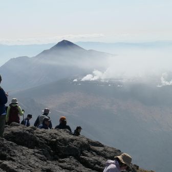 登山者と高千穂