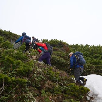 石狩岳山頂まであと少し・・