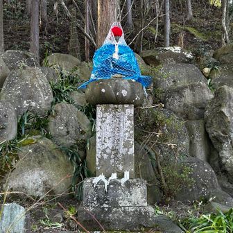 こちらも。どうでもいいけど10代の頃に乗っていた中古の原チャリのシートがボロくて、この水玉ビニールをシートに巻いて補強していたのを思い出した笑(マジでどうでもいいな笑)