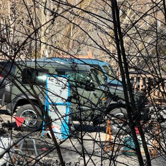 今日は 2組の方々が歩いていらっしゃいました。