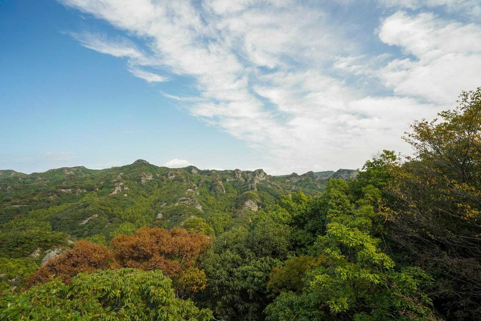 ゴツゴツした山肌がかっこいい