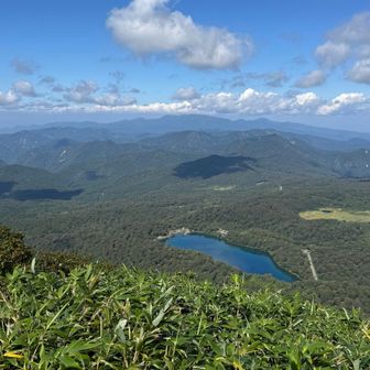 須川湖と焼石