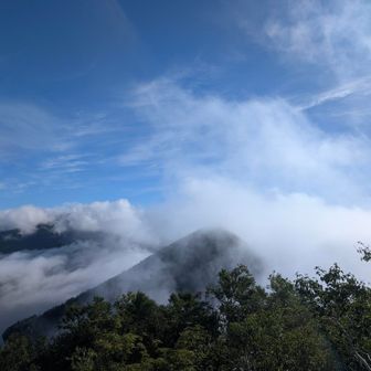 天望山方向の稜線⛰️☁💙