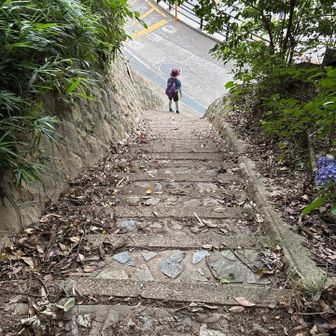 無事下山です
後は市街地を歩いて駅へ下っていきます