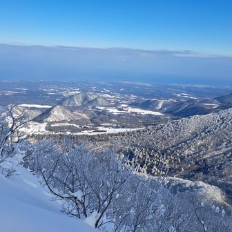 ちょっと、休憩して
出発💨💨
しかし、この先写真撮る余裕なし😭
7合目あたりで、ハードシェル、バラクラバ、テムレス🧤装着するのが、やっと