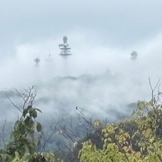 生駒山は降ってますね