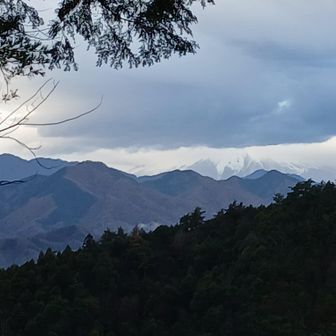 富士山の気配は感じるがよく見えない