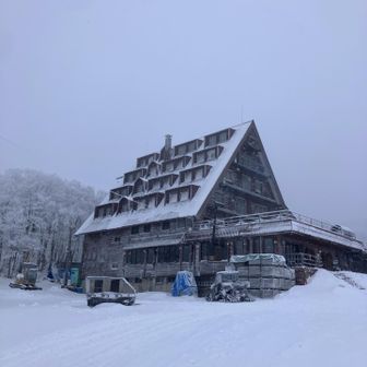 下って
楽しみにしていた
三五郎小屋で休憩