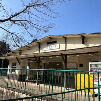 サクサクと　高安山駅まで来ました
寅さんのケーブルが有名です
止まっていませんでした💦残念