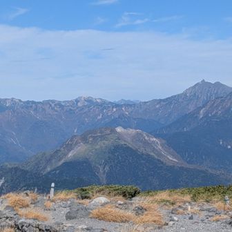 大黒岳からみた水晶、鷲羽岳。奥に針ノ木岳。右に槍ヶ岳。