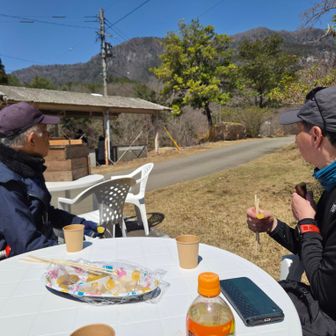 あの崖山が地蔵岳かな？今頃ORIBA ちゃんが颯爽と歩いてるよね☝️