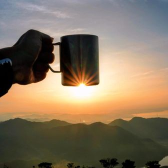 山頂コーヒー☕の儀式
ボチボチ下山します。