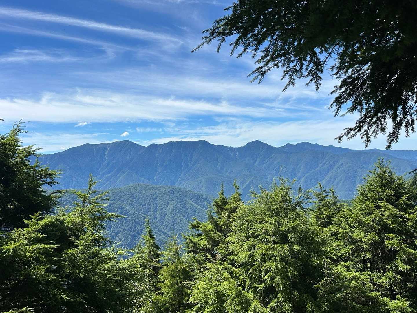 ビューポイントからは南アルプスの山々が
