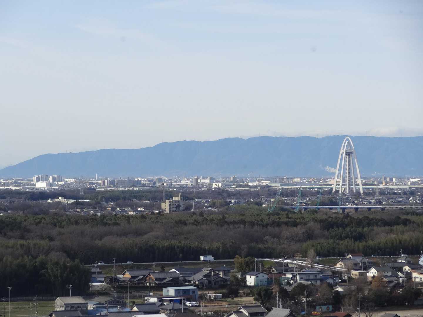 養老山地バックの一宮タワー