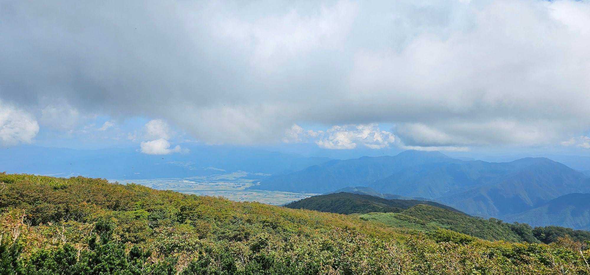 白山はまたまたおあずけ。
荒島岳山頂は雲の中。