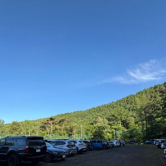6時過ぎですが第二駐車場はほぼ満車
駐車料金は500円、チケットを見せれば天狗温泉が割引になります