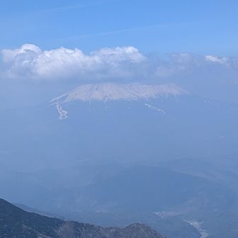 下山しながら眺望を。
御嶽山も近いけど今日は霞んでる（涙）