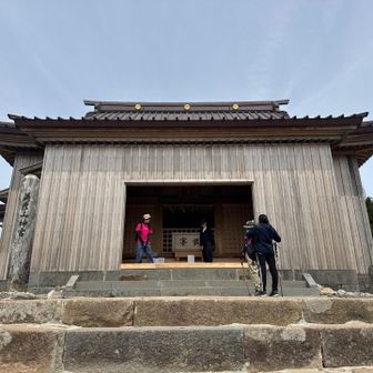 南岳のすぐお隣に本宮🙌
改修工事完了して頑丈そうな出立に(以前のお姿は見れてない人)