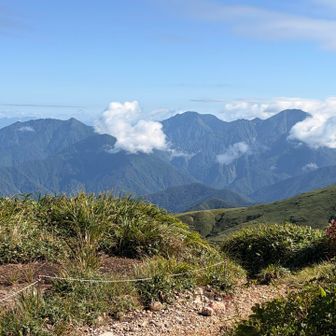 明日登る予定の越後駒ケ岳
明日も晴れてね