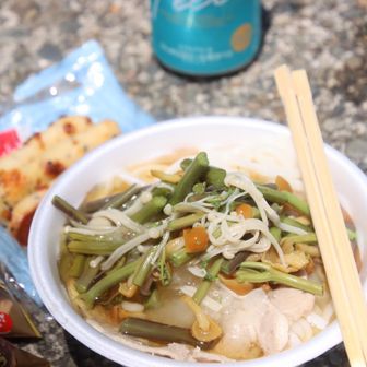 冷やしうどん
山菜、おろしもたっぷり
お肉も下味効いてて美味しい
出汁もさすが！

こんなに準備してくれてたんだね
ありがとうございます



ごめんなさい