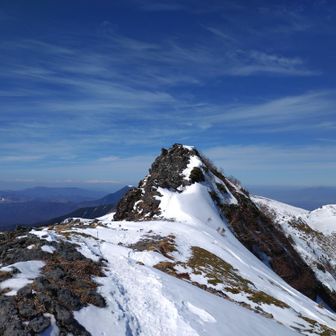 振り返ると、奥ノ院👀