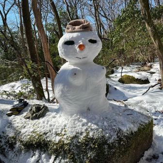 …1時間も遊んでないで早よ行かんと時間がない
こんな事してる場合じゃないのかも😅