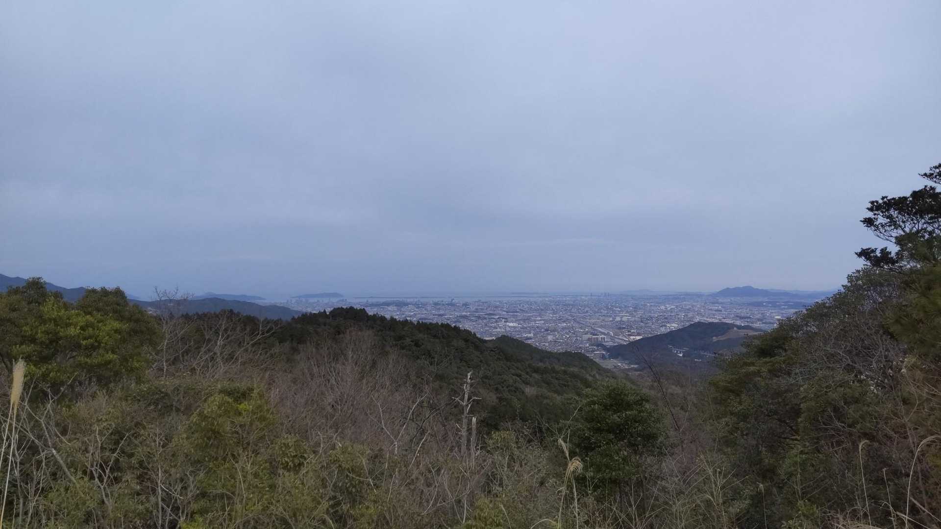 能古島、右手は立花山も見えます