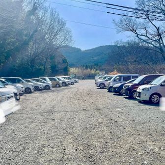 平日なのに第２駐車場は満車状態　第１駐車場に停めてスタート