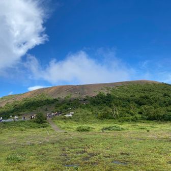 天気微妙だけど浄土平へ移動🚗
お、晴れてるやん😳ラッキー✌️
ガスる前にとりあえず登るか✨