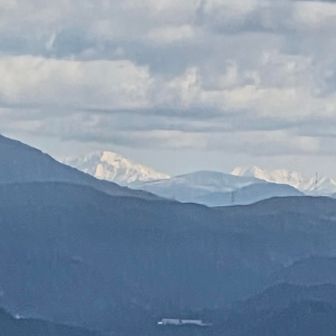 南アルプスの、間ノ岳と農鳥岳が見えた～❗