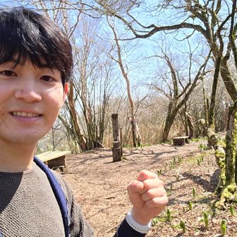 頂上着いたぞ！腹減って力が出ない、、、