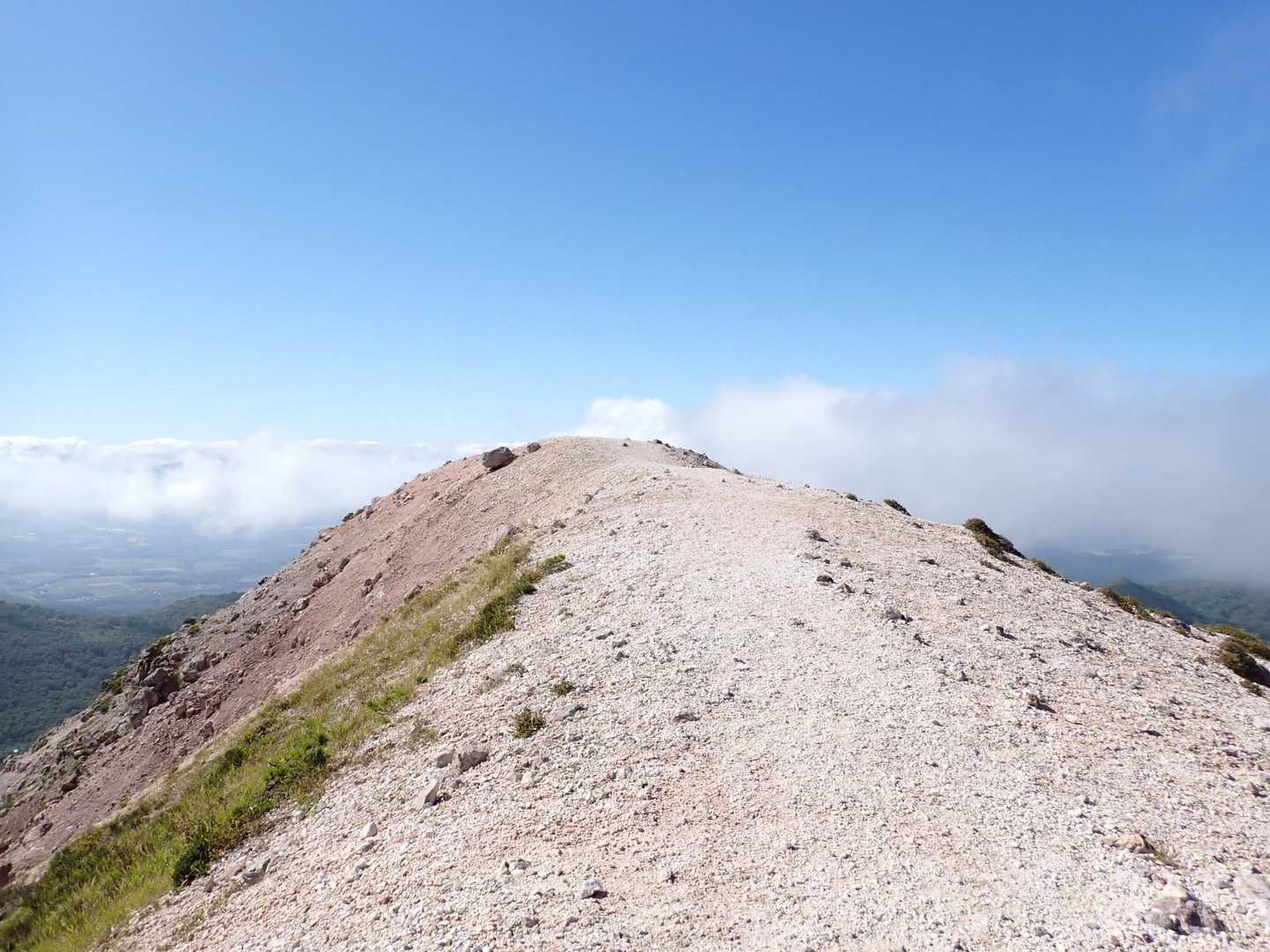 イワオヌプリ南峰❓️へ