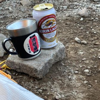 んで、調子に乗って飲む。
おでんで一杯と思っていたが、軽食は13時までと。ﾄﾎﾎ
