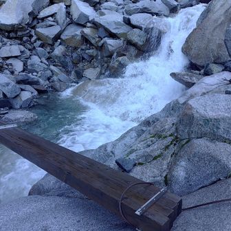 橋ありました。
穂高岳山荘のHPでは、ないかもしれない、なんて書いてありました。
