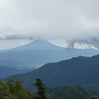 富士山見えました〽️雲ギリギリ
雨ポツポツ早めに落ちてきた