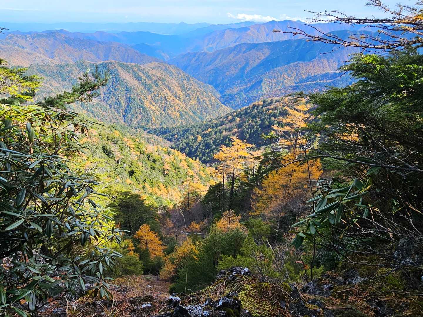 毛木平-千曲川信濃川水源地-甲武信ヶ岳-三宝山 周回コースの写真