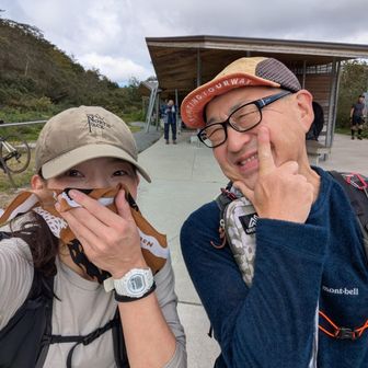 にいにいさんにバッタリ!!初めましてに近い2度目ましてだけどお互いすぐ気付き駆け寄って2人して大興奮。YAMAPの力マジ凄ー✨そう！今日はにいにい臭感じてたんですよねー😆
にいにいさんが着てるモンベルの新作にも興味津々で触らせてもらいました
またお会いできるの楽しみにしてまーす