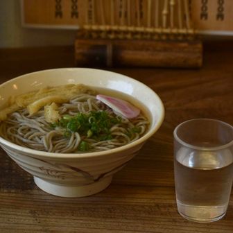 登山口門前の霧の峰さんで祖谷そば。美味しかった😋