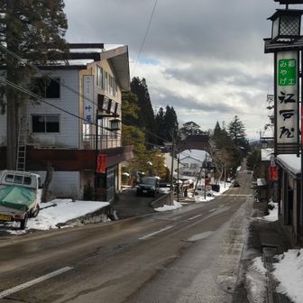 復路は舗装路をのんびり歩いて宝光社へ