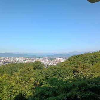 展望台から八幡平（じゃなさそう）、岩手山は隠れます。
