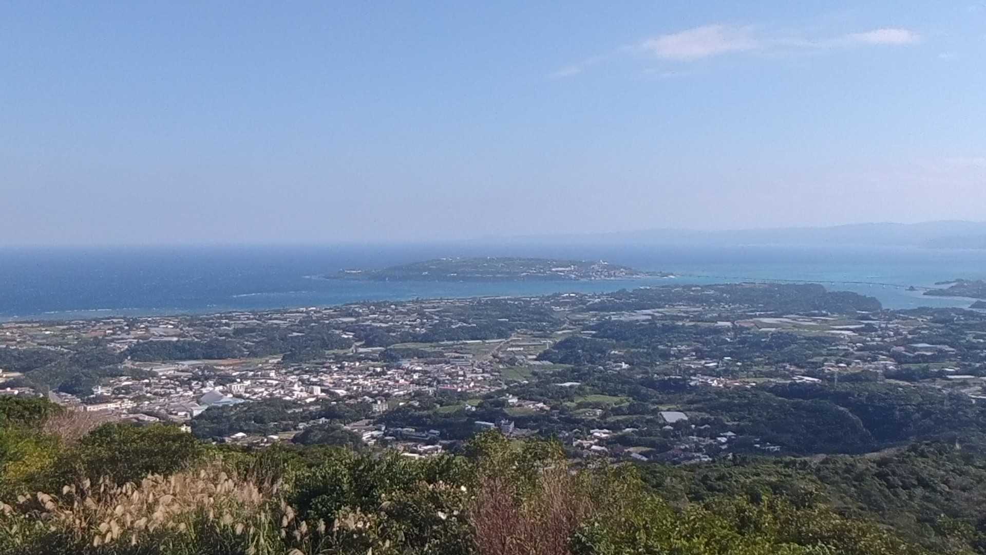 乙羽岳山頂から