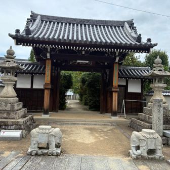 続いて63番札所・吉祥寺に到着です。参拝します。ここで福島から来られた歩き遍路の方と少しお話ししました。