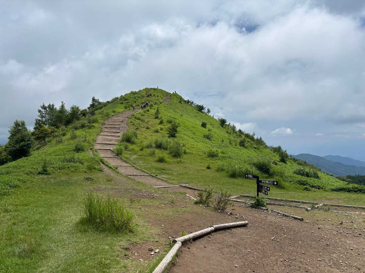 飯盛山山頂までもう少し