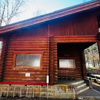 やっと避難小屋についた