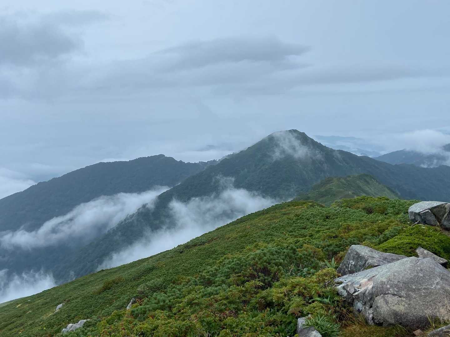小朝日岳と古寺山