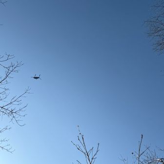終日 扇山の消火🚁ヘリが飛んでました
早く鎮火しますように🙏
中央道からは煙も見えました