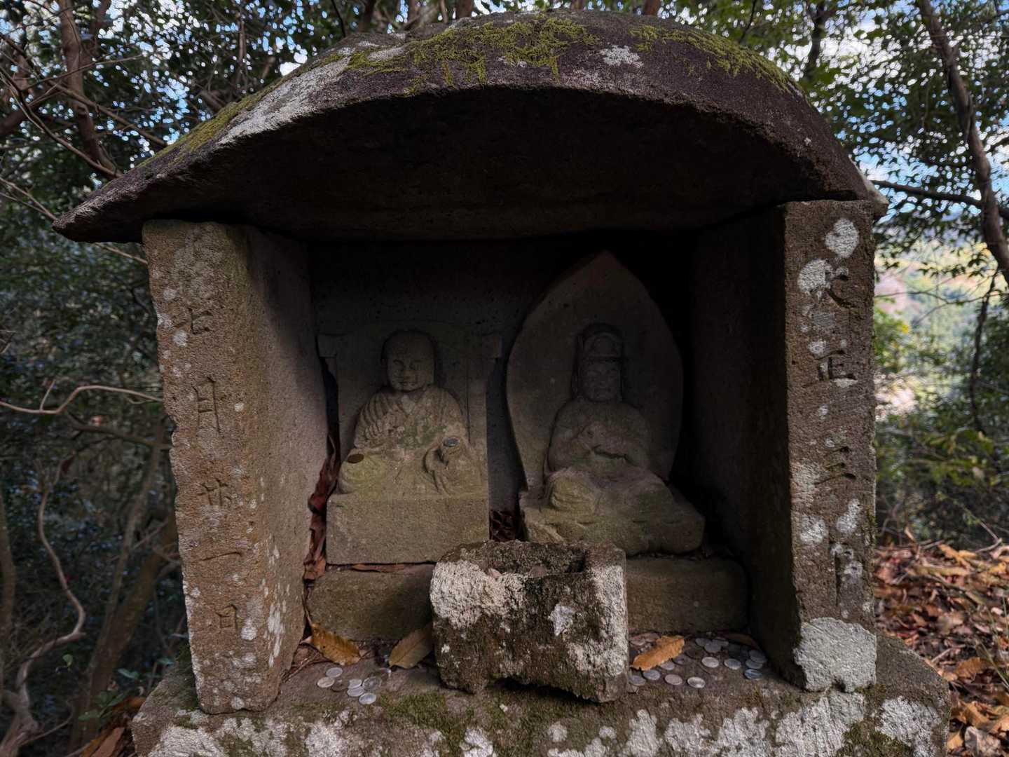 無数に石仏
弘法大師