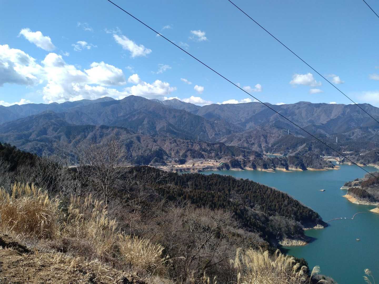 見晴台から
ベンチあって一息つけるー