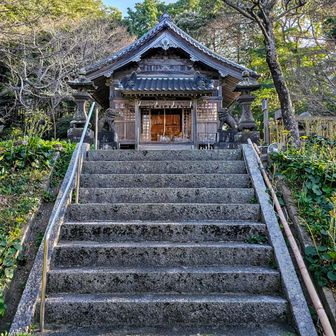 鎮懐石八幡宮🙏
ここにも二丈岳の木札あります